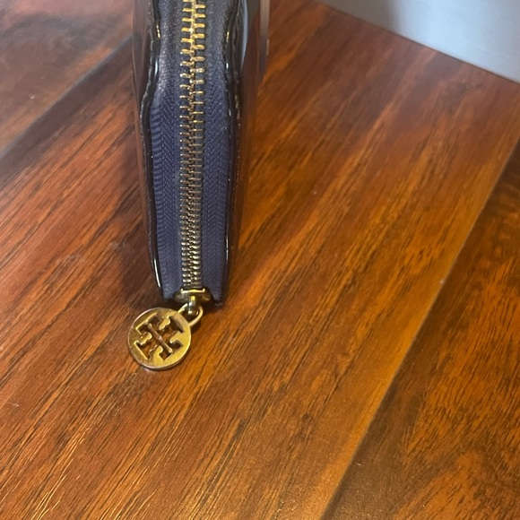 Navy Patent Tory Burch Wallet - Picture 2 of 2